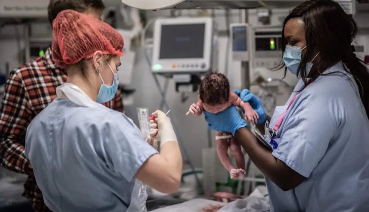 شناسایی نوزاد مبتلا به گونه جدید کرونا با حجم ویروسی ۵۱ هزار برابر بیماران عادی