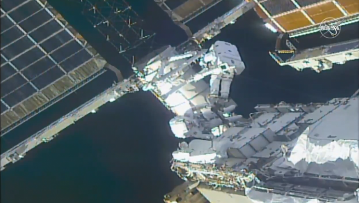 فضانوردان با راهپیمایی ۷ ساعته ISS را برای نصب پنل های خورشیدی جدید آماده کردند