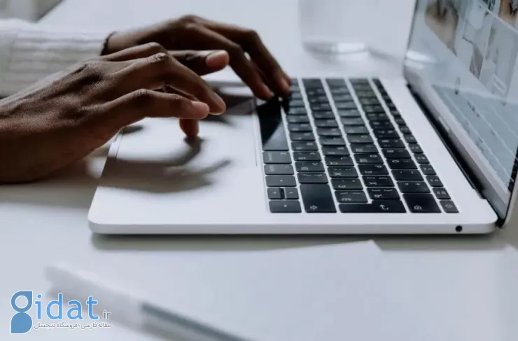 نمایشگر حریم خصوصی گلکسی S26 احتمالاً تا سال 2029 به مک‌بوک‌های اپل خواهد آمد