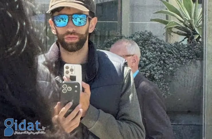 یک گوشی منتسب به آیفون ۱۷ پرو در یک فضای عمومی مشاهده شد