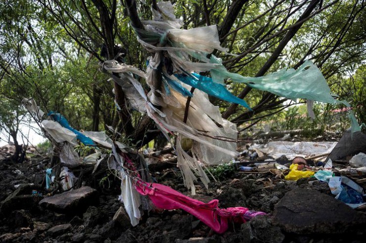 چین مصرف پلاستیک یک بارمصرف را ممنوع می کند