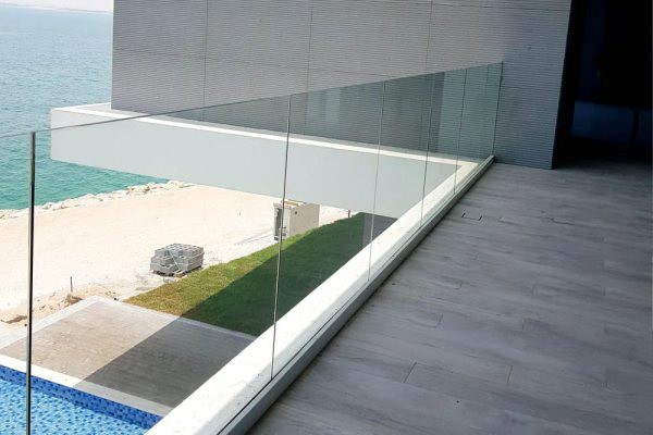 Glass Balustrade Fitting and the Engineering