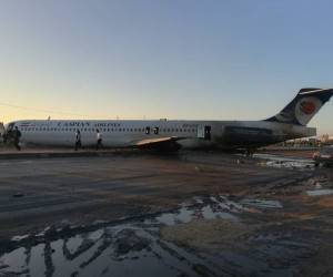 خروج هواپیما از باند فرودگاه در ماهشهر عکس