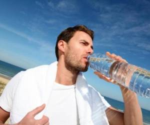 تاثیر باور نکردنی نوشیدن آب در کاهش وزن