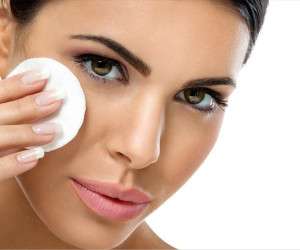 آرایش پاک کن مناسب پوست های چرب ، خشک و حساس