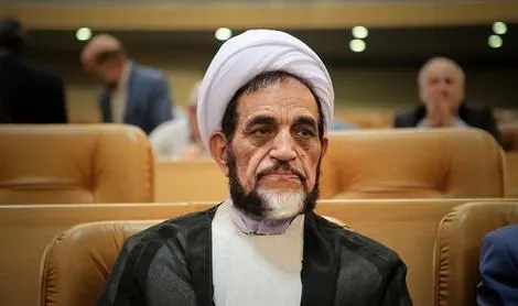اشرفی اصفهانی: پناهیان هر چه زودتر وسایل خود را جمع کند و برود