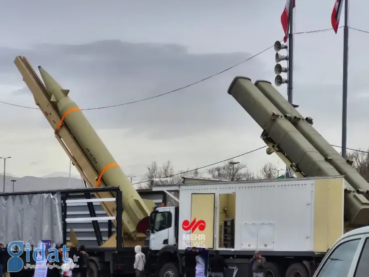 نمایش موشک‌های دوربرد ایرانی در میدان آزادی