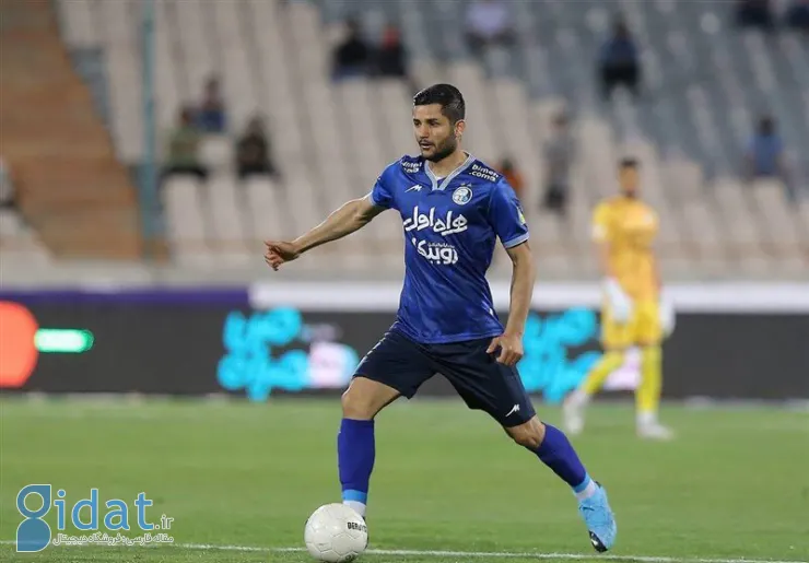 مدافع استقلال در سوگ نشست