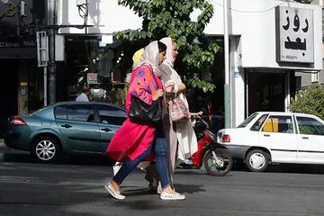 دل پر چند دختر ایرانی از مادرانشان پرسروصدا شد