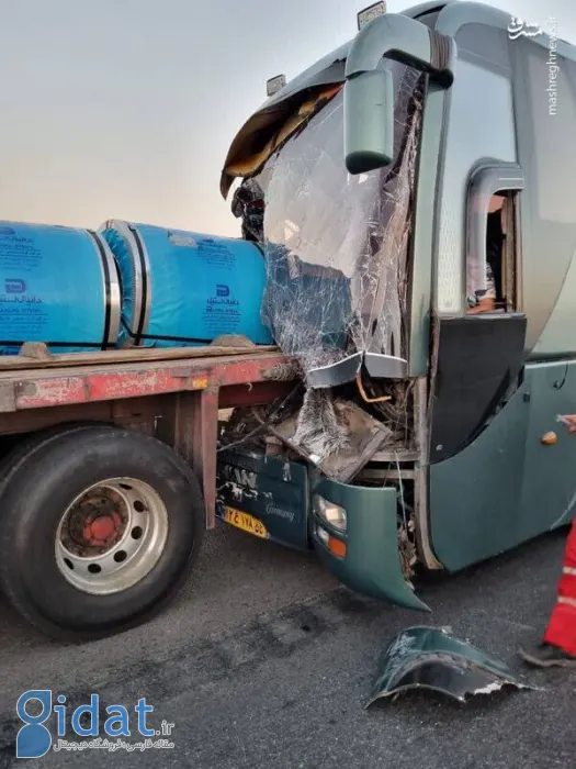 تصادف اتوبوس با تریلر در جاده اصفهان تهران