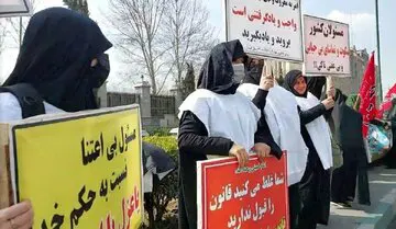با افرادی که به بهانه قانون حجاب به مقامات توهین می کنند چه باید کرد؟