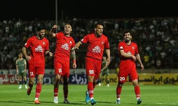 جام قهرمانی روی لوگوی تراکتور افتاد