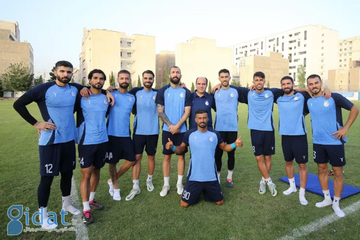 خواننده مشهور، مهمان تمرین استقلال شد