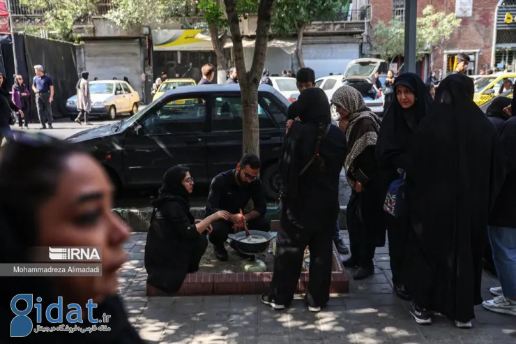 تصایری از نذر حلوا در چهارراه گلوبندک تهران