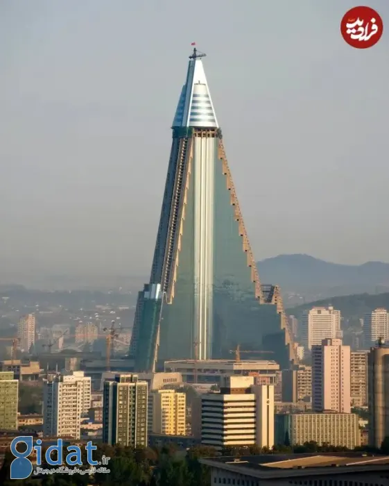 These+extraordinary+pictures_+shared+directly+with+@TheB1M_+reveal+the+eerie+interior+of+North+K+(3)_11zon