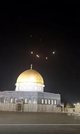 عکسی تاریخی از موشک های ایرانی در آسمان قدس
