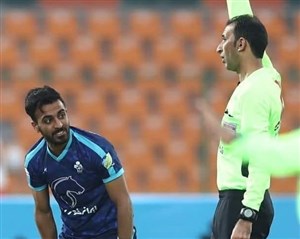 عیدی: از کادرفنی و بازیکنان عذرخواهی می کنم