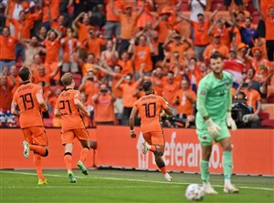 هلند 2 0 اتریش: صعود نارنجی ها هم قطعی شد