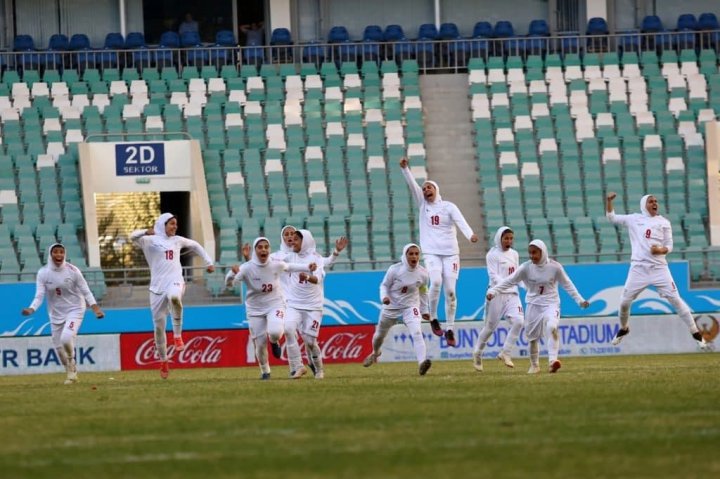 خواستیم توانستیم فوتبال زنان به روایت تصویر