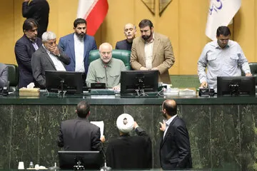 جمهوری اسلامی: قالیباف به دنبال تسلیم روسیه است