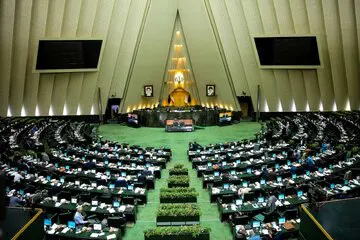 انتقاد شدید از مجلس به خاطر توهین به ظریف