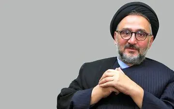 ابطحی: رهبری توپ را در زمین ترامپ انداختند