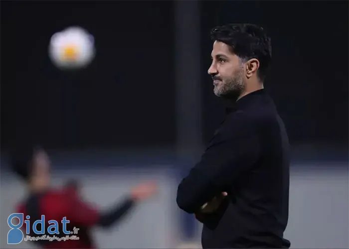 خانبان: یکی از اعضای کادرفنی ترکیب پرسپولیس را لو می‌داد!