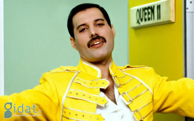 freddie-mercury-alone-queen