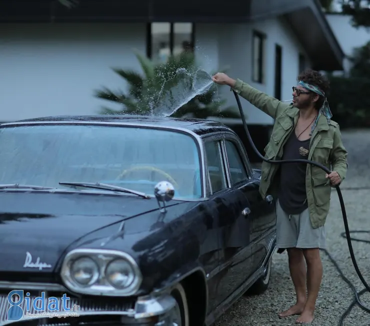 پیمان معادی در حال شستن ماشین به سبکی عجیب!