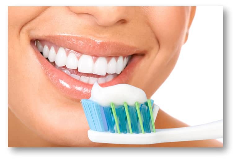 بهداشت دهان و دندان و اهمیت مسواک زدن