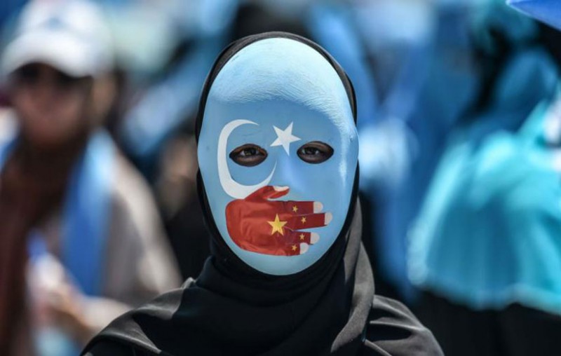 حملات اخیر به آیفون‌ها از سوی چین و با هدف نظارت بر مسلمانان اویغور صورت گرفته است