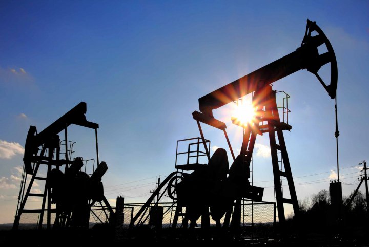 کاهش بی سابقه قیمت نفت؛ کرونا بلای جان طلای سیاه 