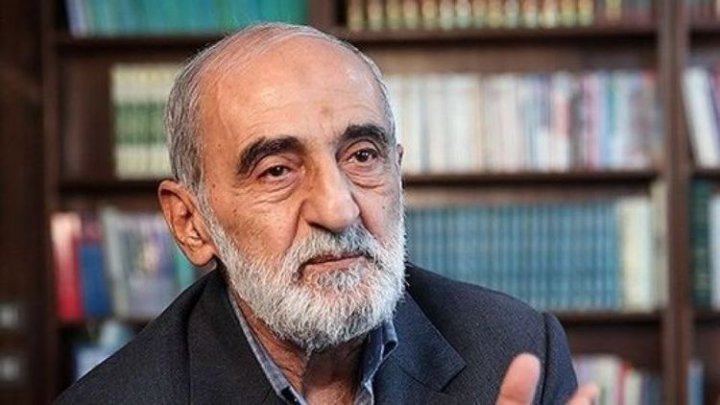 شریعتمداری: باید عاجزانه از خدا خواست که ترامپ کرونا نگیرد