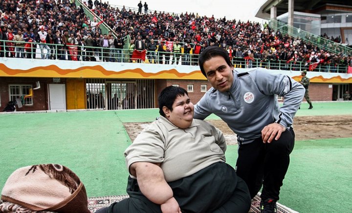 (تصاویر) چاق ترین پسر ایران درگذشت