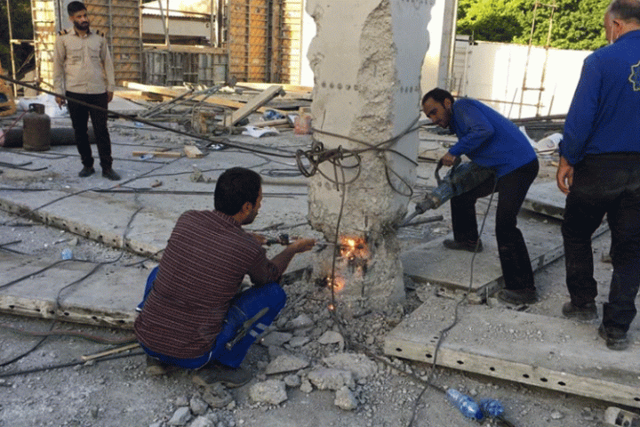 ملک حاشیه ساز نیاوران