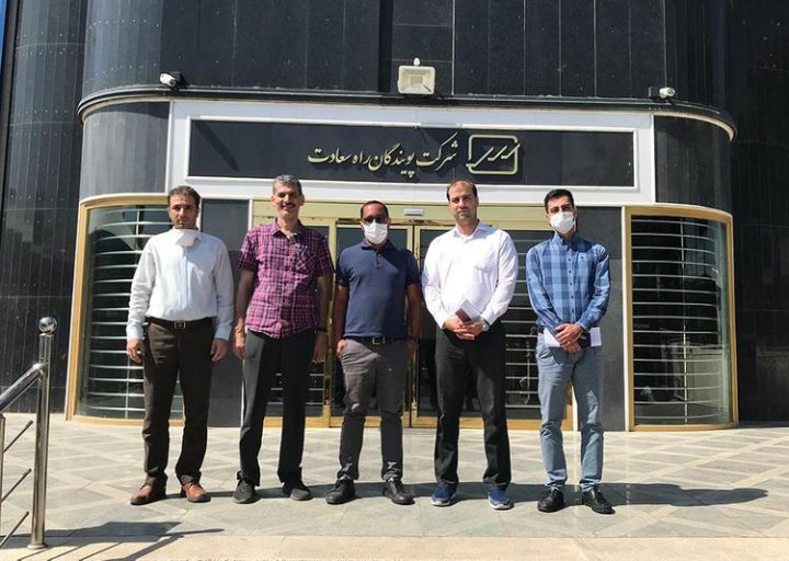 تحویل تجهیزات پزشکی اهدایی کافه بازار و دیوار به بیمارستان های تهران و سنندج