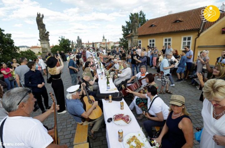 (تصاویر) جشن خیابانی پایان کرونا در جمهوری چک
