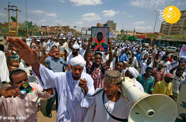 (تصاویر) خشم مردم سودان از صدور مجوز مصرف مشروبات الکلی