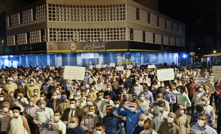 (تصاویر) تظاهرات شبانه در بهبهان