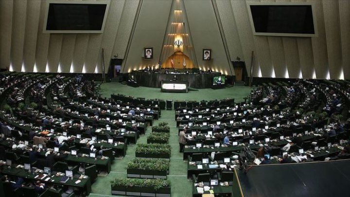 جمهوری اسلامی: مجلس نه انقلابی عمل می کند، نه قوی
