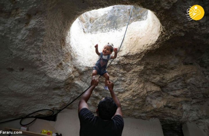 (تصاویر) زندگی خانواده فلسطینی در غار