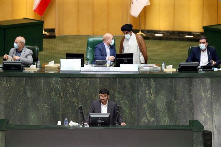 روزنامه جمهوری اسلامی: مجلس نیازمند تذکر جدید رهبری است
