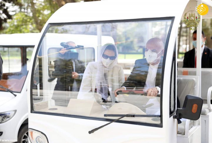 (تصاویر) رانندگی اشرف غنی با خودرو ساخت افغانستان