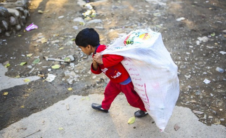 کودکان زباله گرد: همه ما برای ارباب کار می کنیم