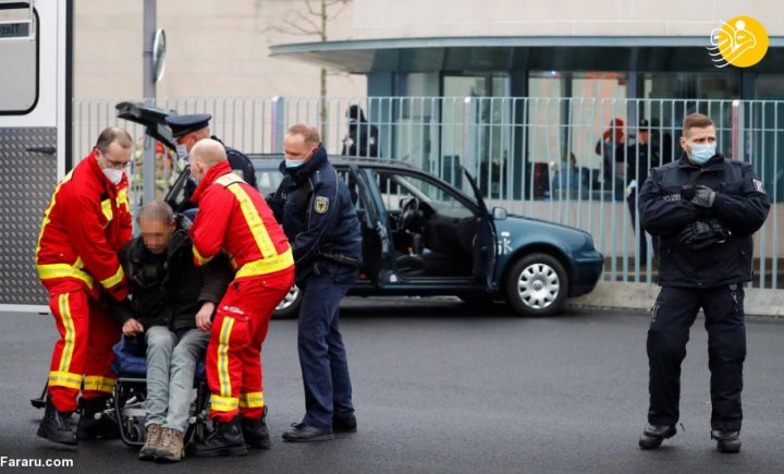 (عکس) برخورد یک خودرو با ساختمان دفتر آنگلا مرکل
