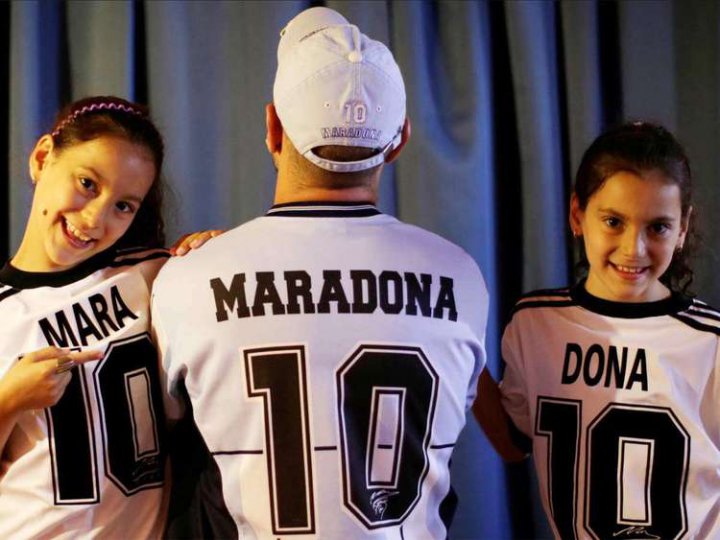 (تصاویر) وقتی «مارادونا» نام دوقلوها شد