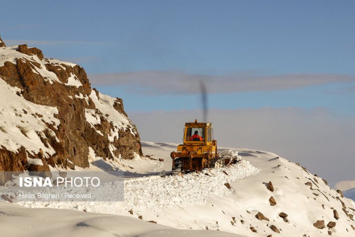 (تصاویر) بازگشایی جاده روستای زناسوج