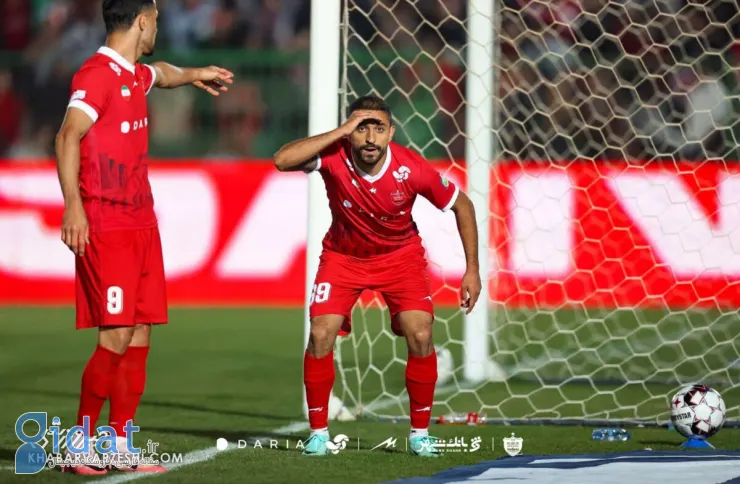 پوستر طعنه آمیز پرسپولیس خطاب به شجاع خلیل زاده