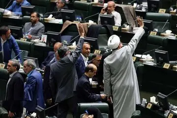 جمهوری اسلامی: دفاتر نمایندگان را تعطیل کنید