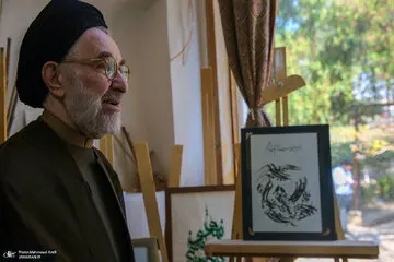 خاتمی به ملاقات مردی می‌رود که به خاطرش کتک خورده است